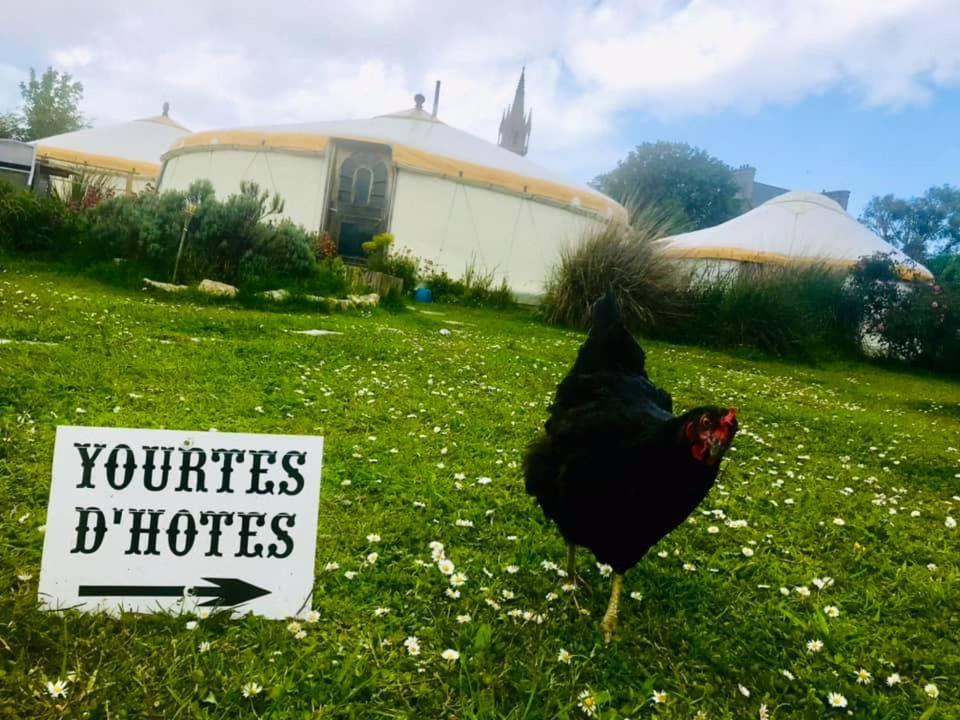 Les Yourtes D'Hotes Plouguiel Exterior photo